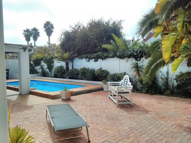 To Let 3 Bedroom Property for Rent in Bloubergrant Western Cape